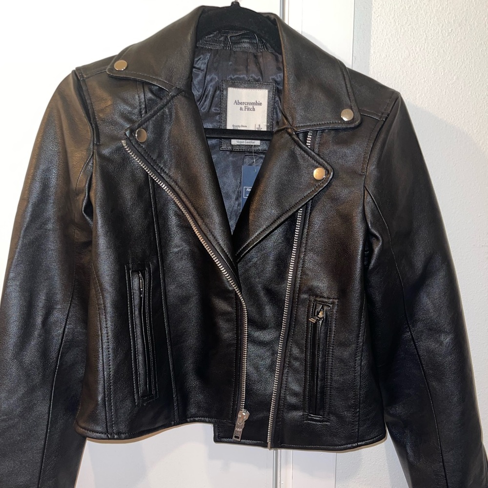 NWT Abercrombie leather jacket. Small